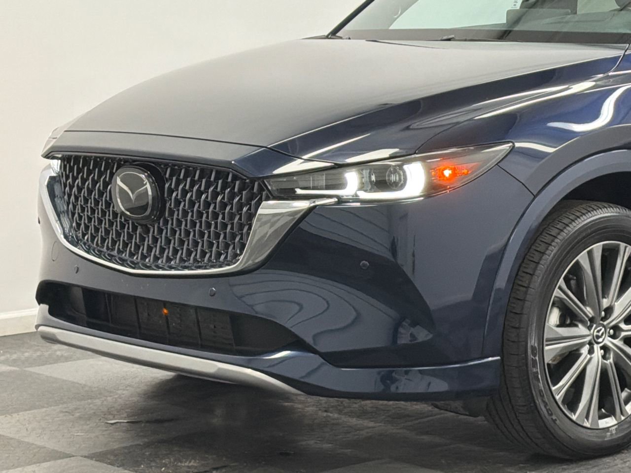 Used 2025 MAZDA CX-5 Signature video 2