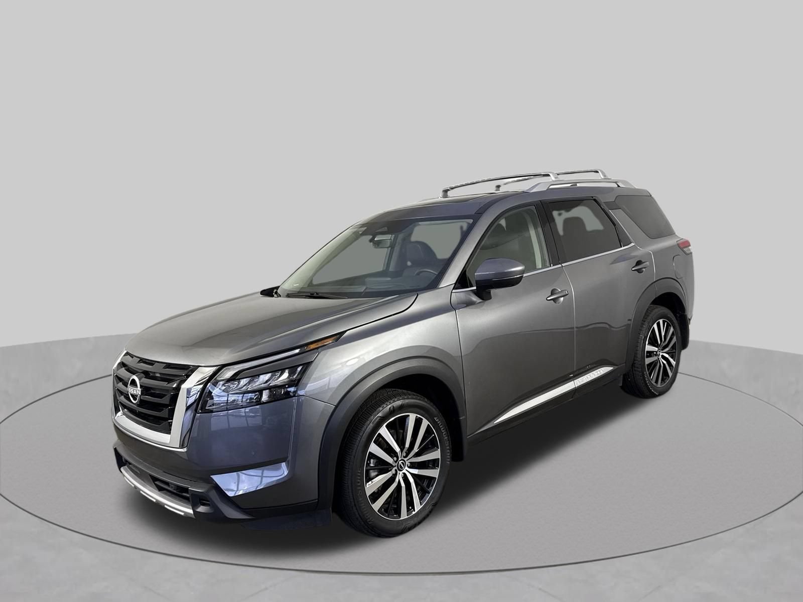 Certified 2025 Nissan Pathfinder Platinum w/ Cargo Package AWD/4WD image 2