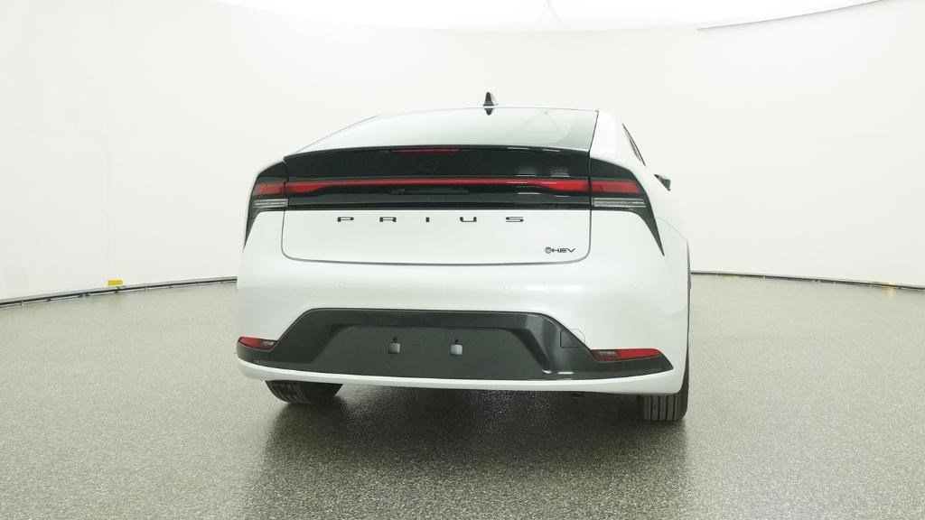 New 2026 Toyota Prius FWD image 17