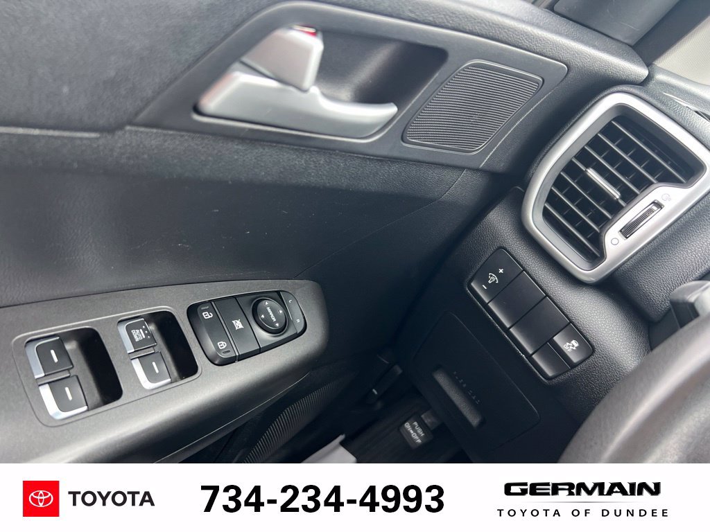 Used 2019 Kia Sportage LX FWD image 17