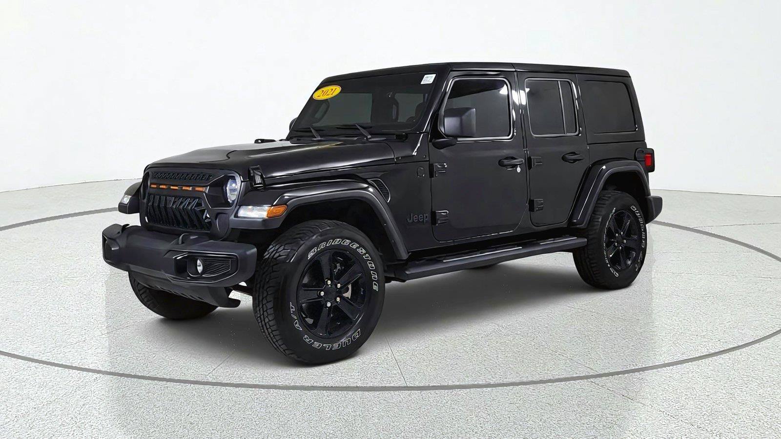 Used 2021 Jeep Wrangler Unlimited Sahara AWD/4WD image 3