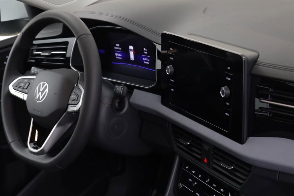 New 2026 Volkswagen Jetta SE FWD image 21