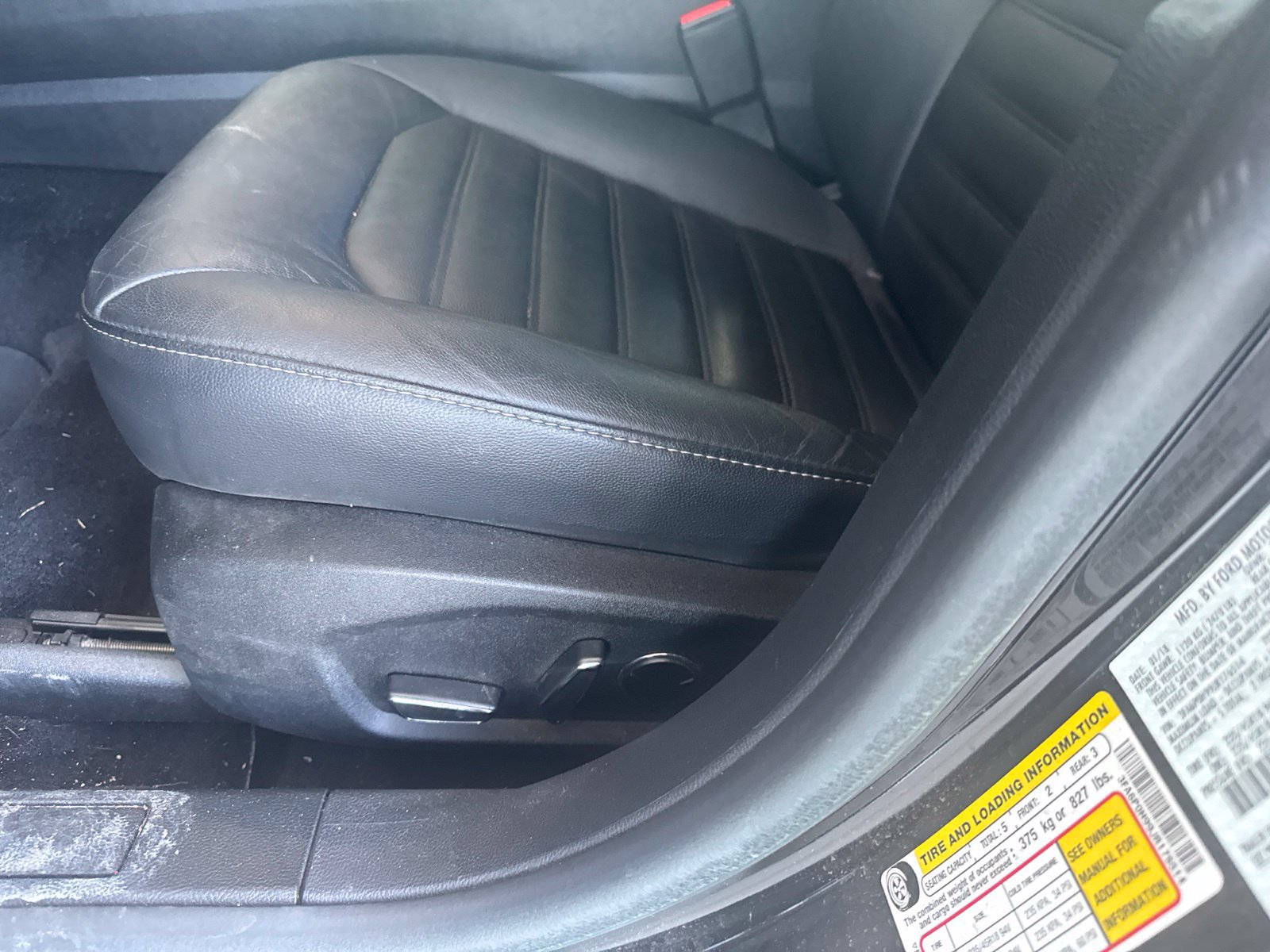 Used 2018 Ford Fusion SE w/ Fusion SE Technology Package FWD image 7
