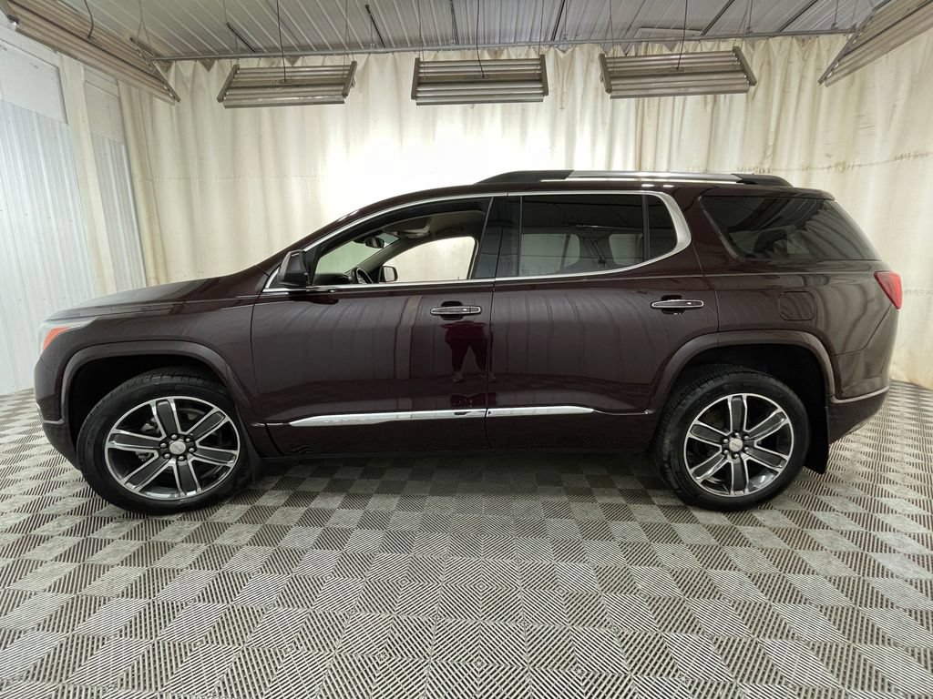 Used 2017 GMC Acadia Denali w/ Technology Package FWD image 21