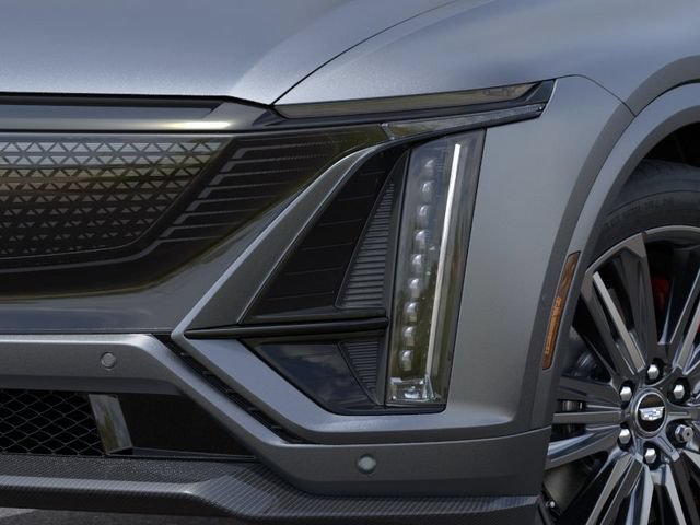 New 2026 Cadillac Lyriq V w/ Exterior Carbon Fiber Package AWD/4WD image 10