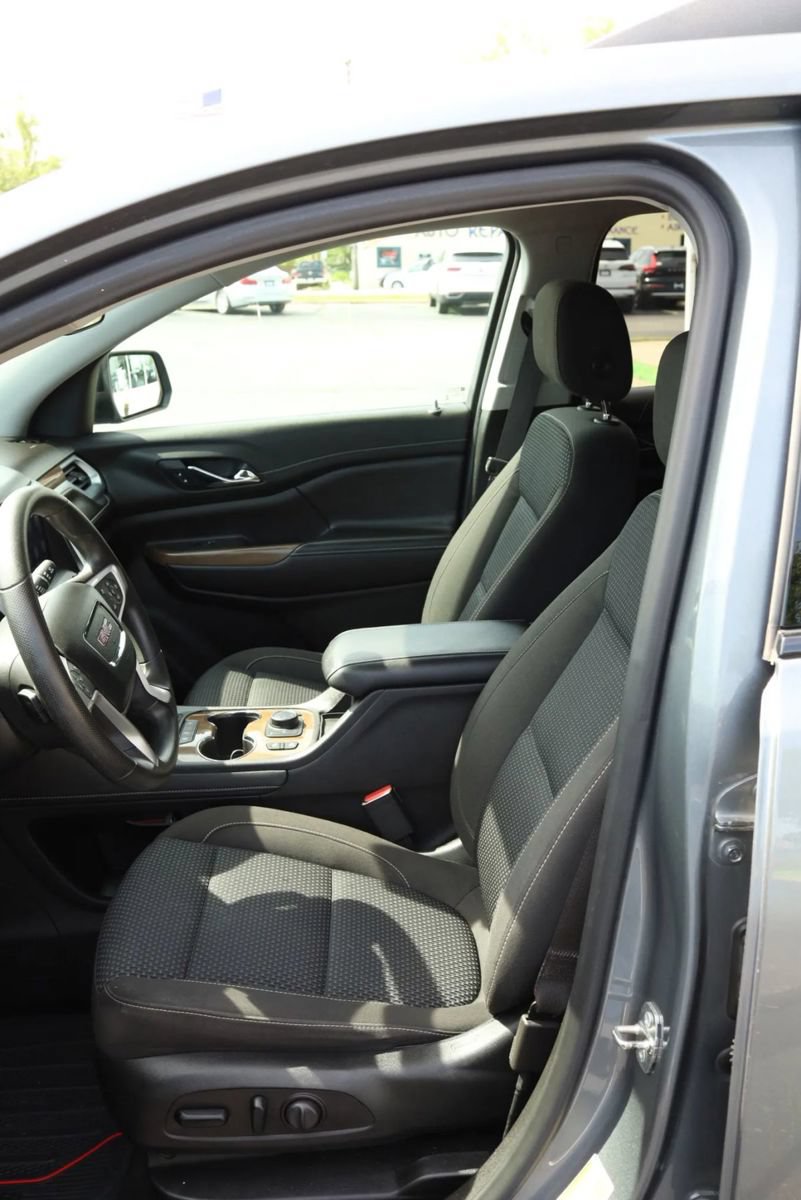 Used 2021 GMC Acadia SLE w/ Driver Convenience Package AWD/4WD image 17