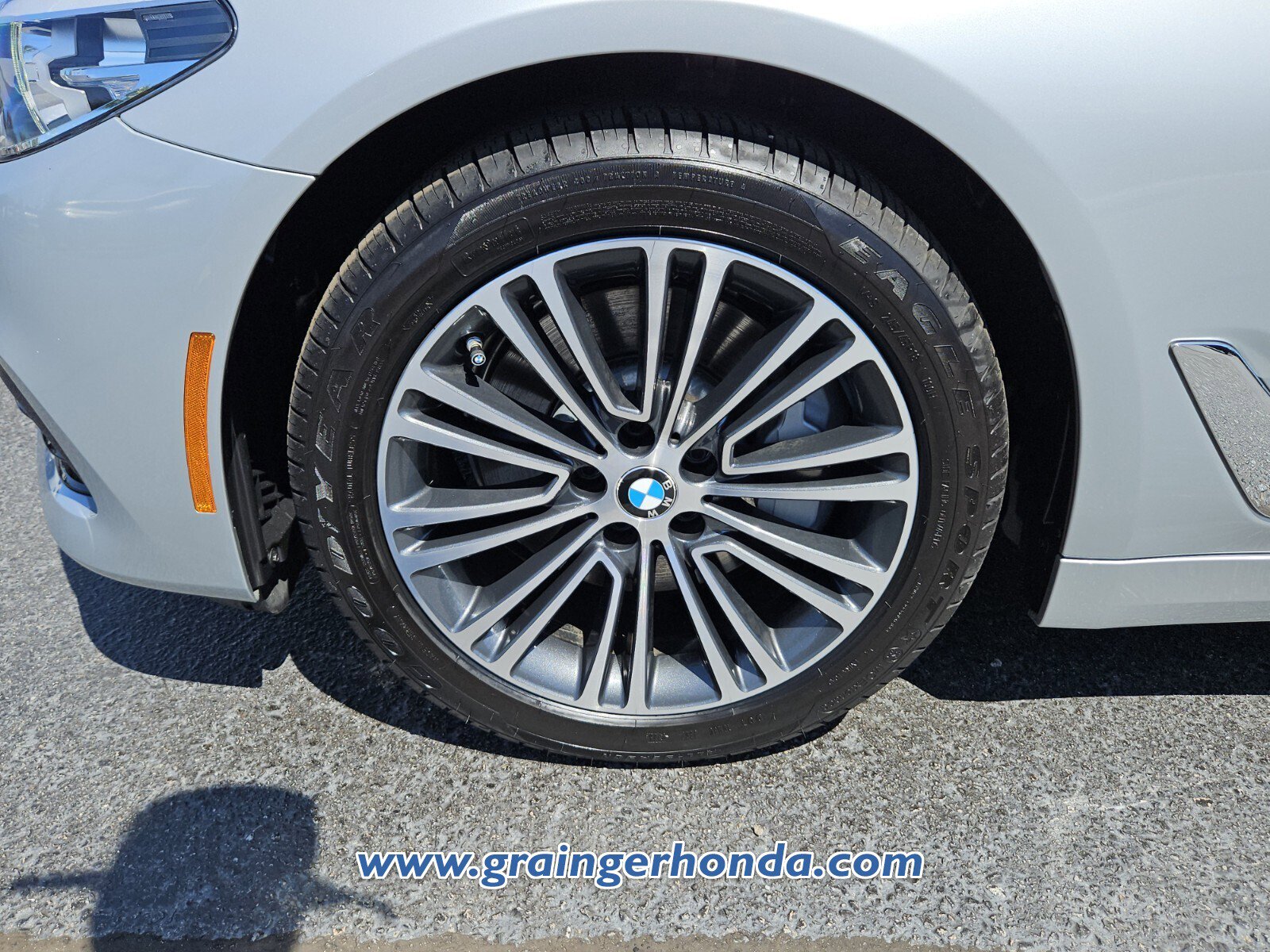 Used 2019 BMW 530i w/ Convenience Package RWD image 9
