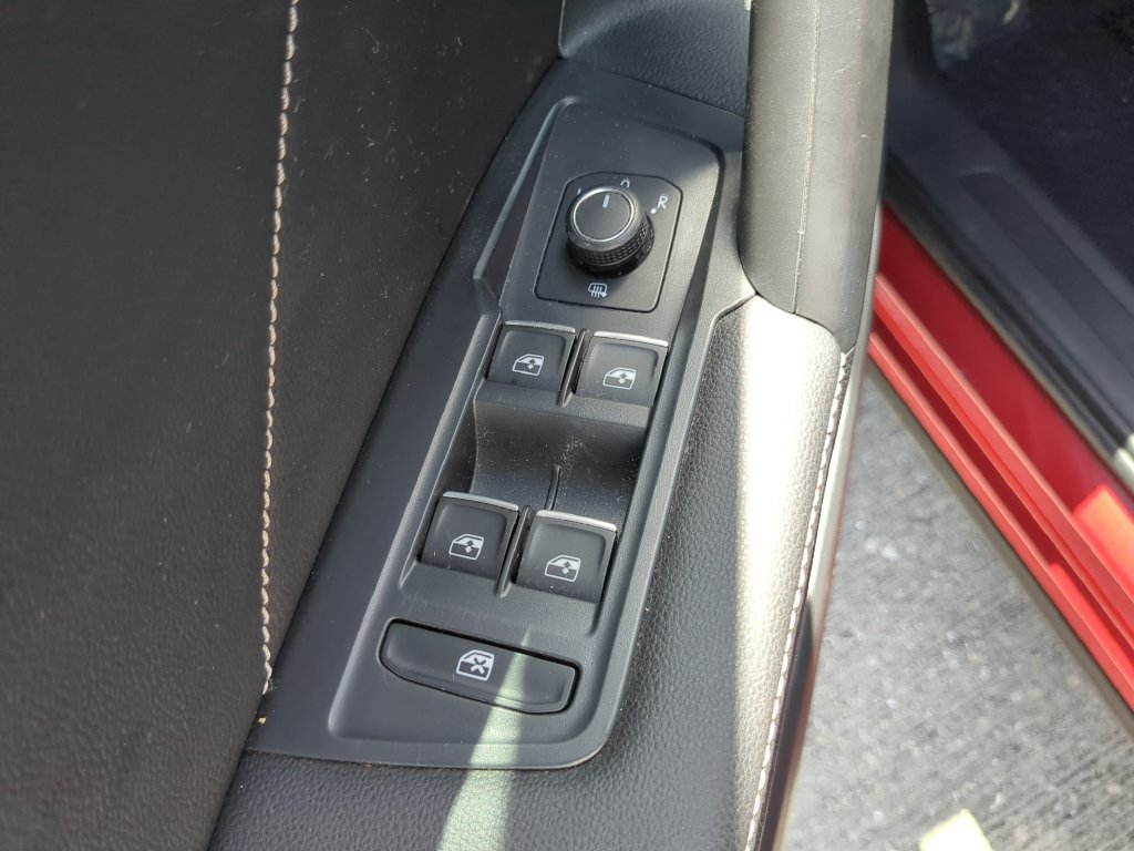 Certified 2023 Volkswagen Tiguan SE FWD image 17