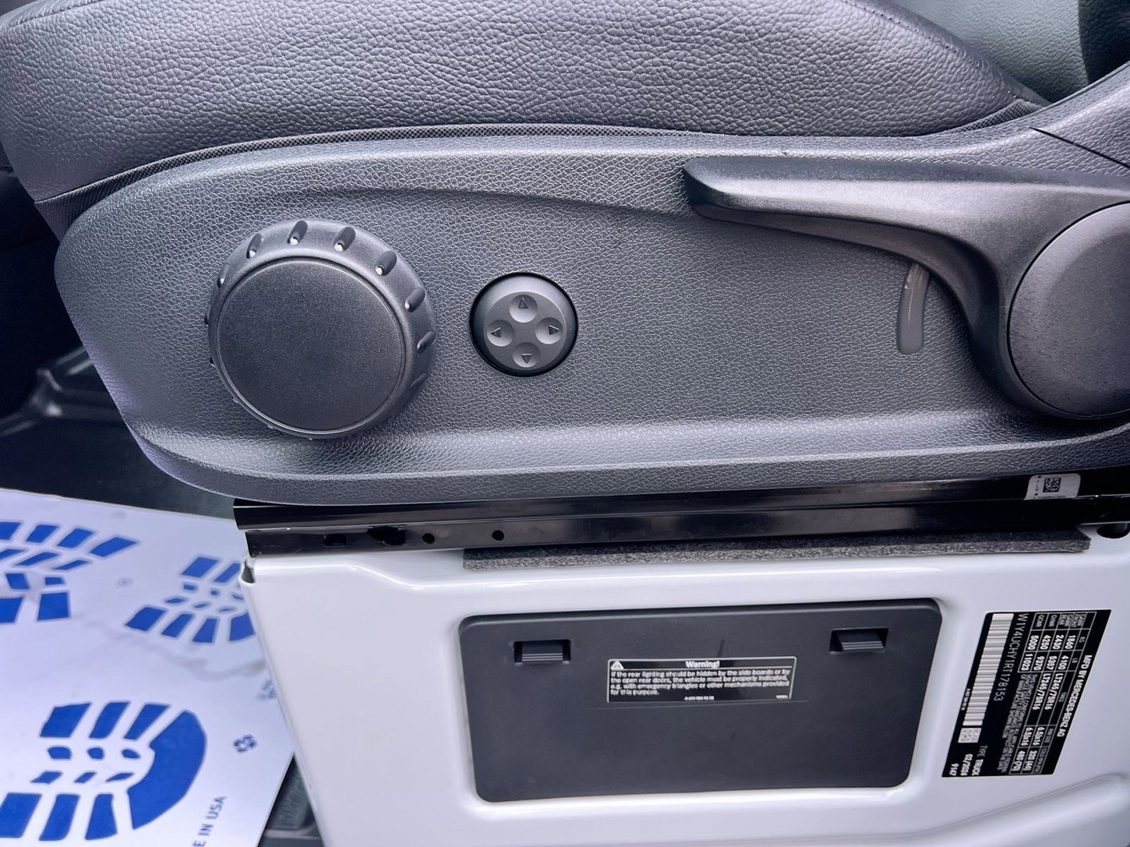 Used 2024 Mercedes-Benz eSprinter 170 Cargo image 13