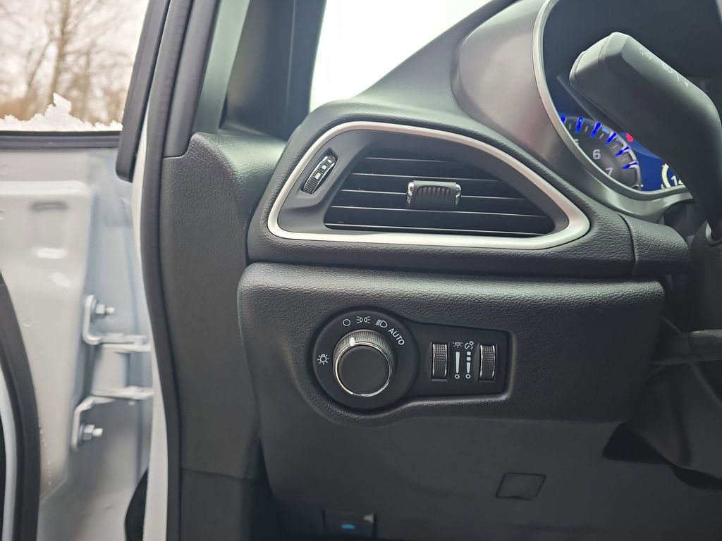 New 2026 Chrysler Pacifica Select w/ S Appearance Package image 14