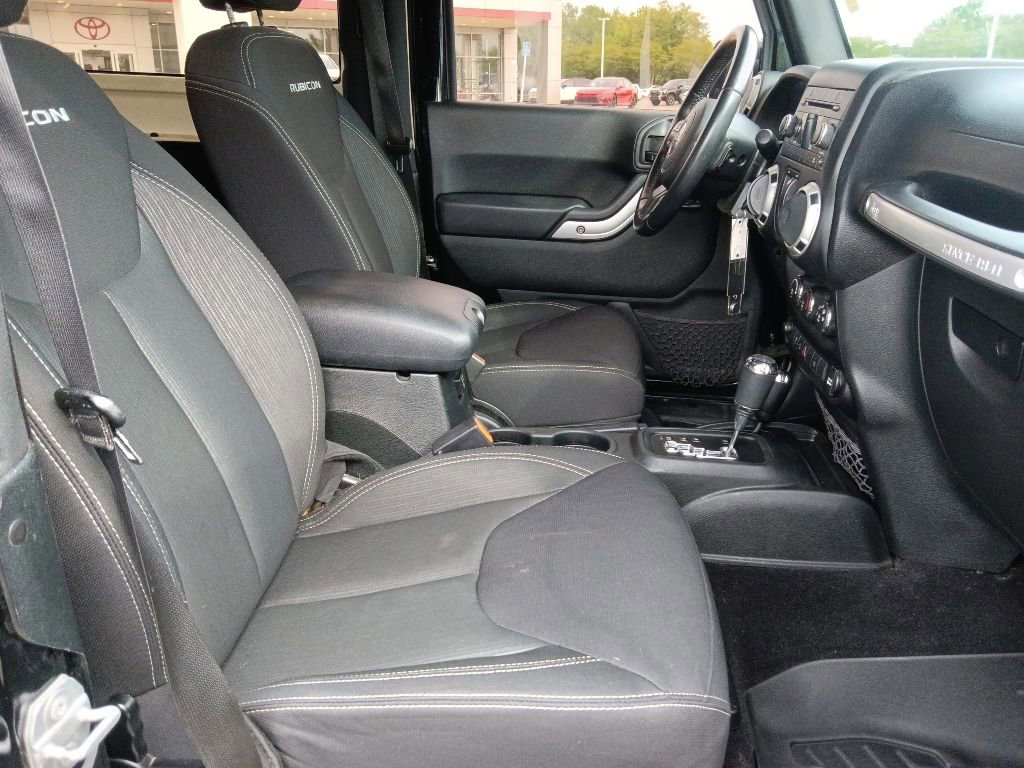 Used 2017 Jeep Wrangler Rubicon w/ Power Convenience Group AWD/4WD image 27