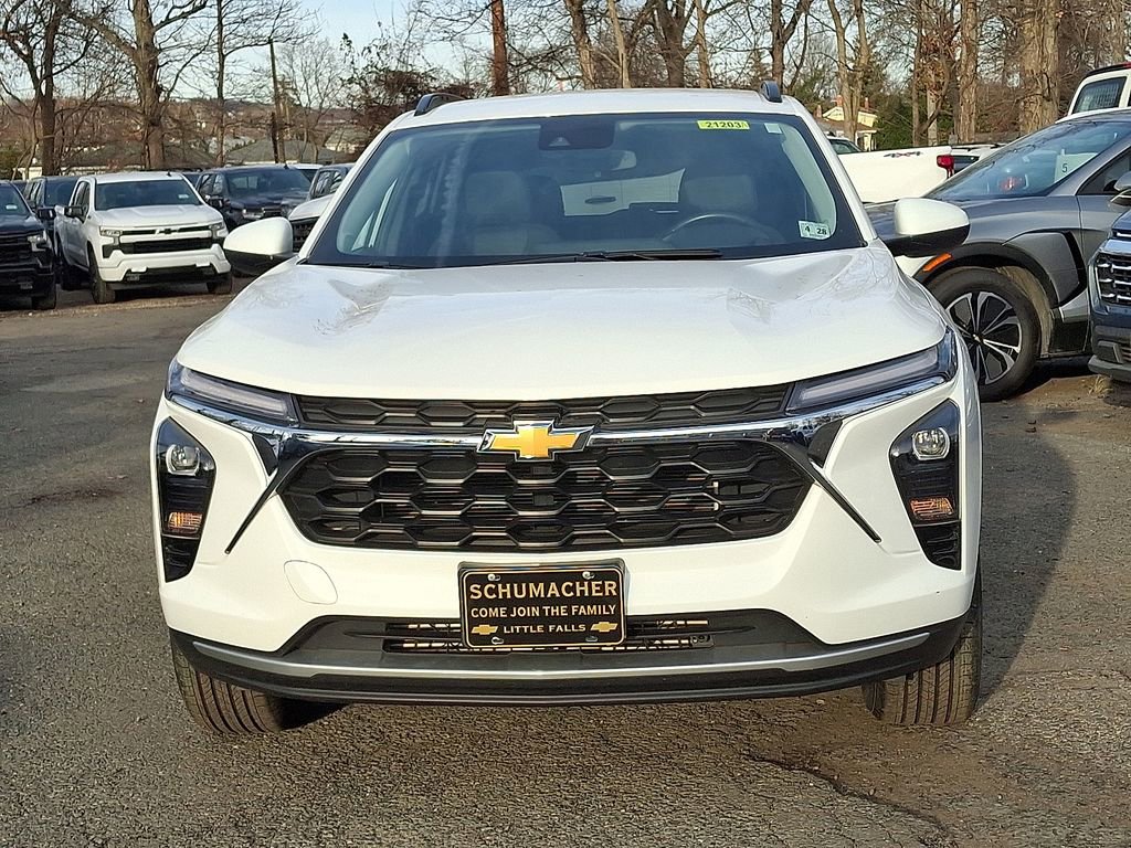 Used 2024 Chevrolet Trax LT w/ Driver Confidence Package image 3