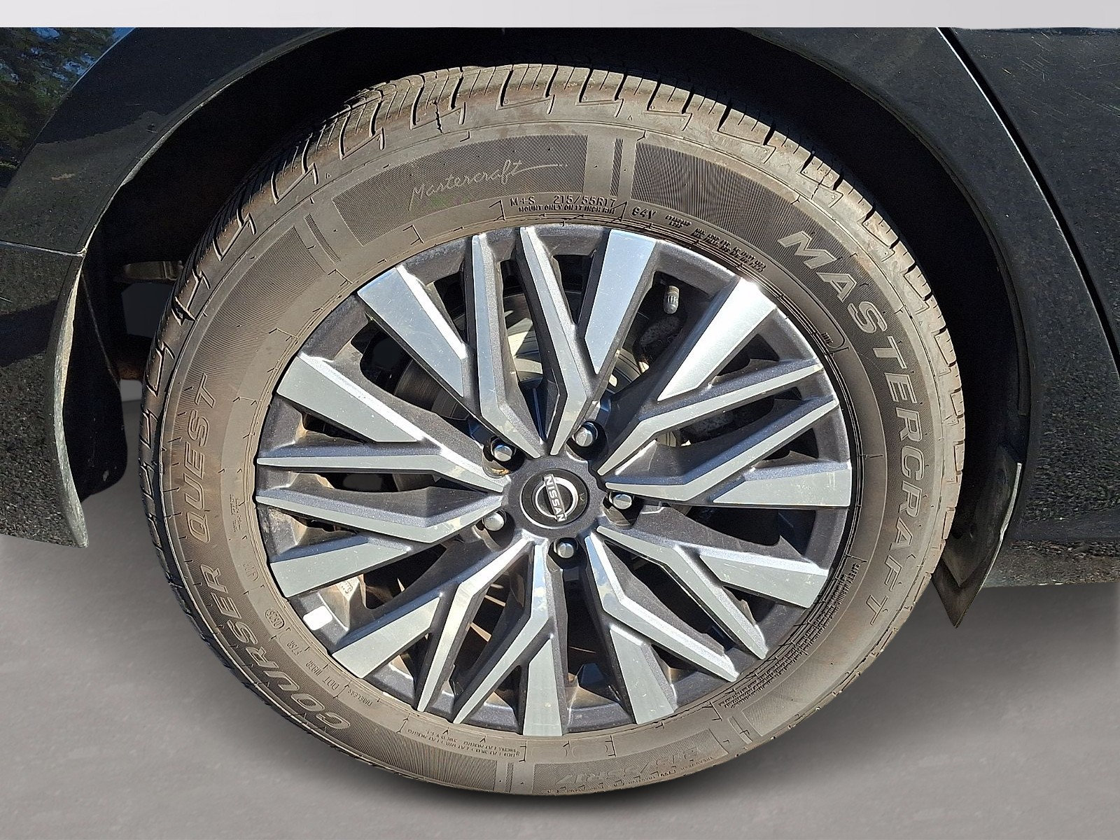 Used 2025 Nissan Altima 2.5 SV FWD image 8