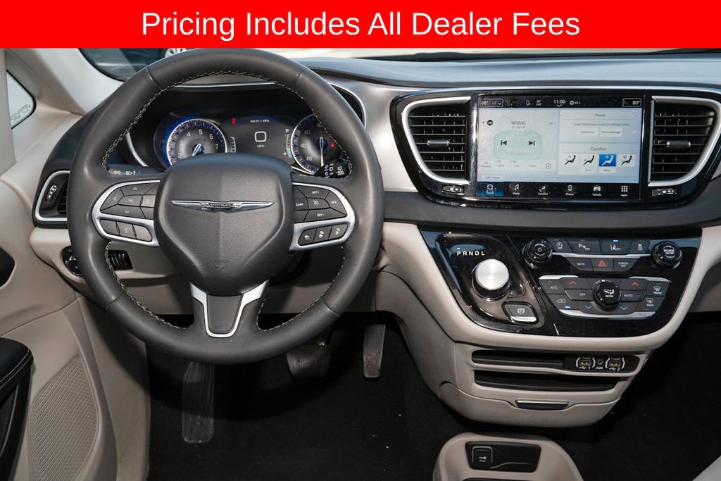 Used 2024 Chrysler Pacifica Touring-L FWD image 7