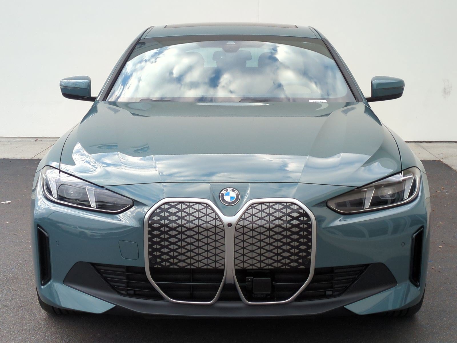 Used 2026 BMW i4 eDrive40 w/ Premium Package RWD image 3