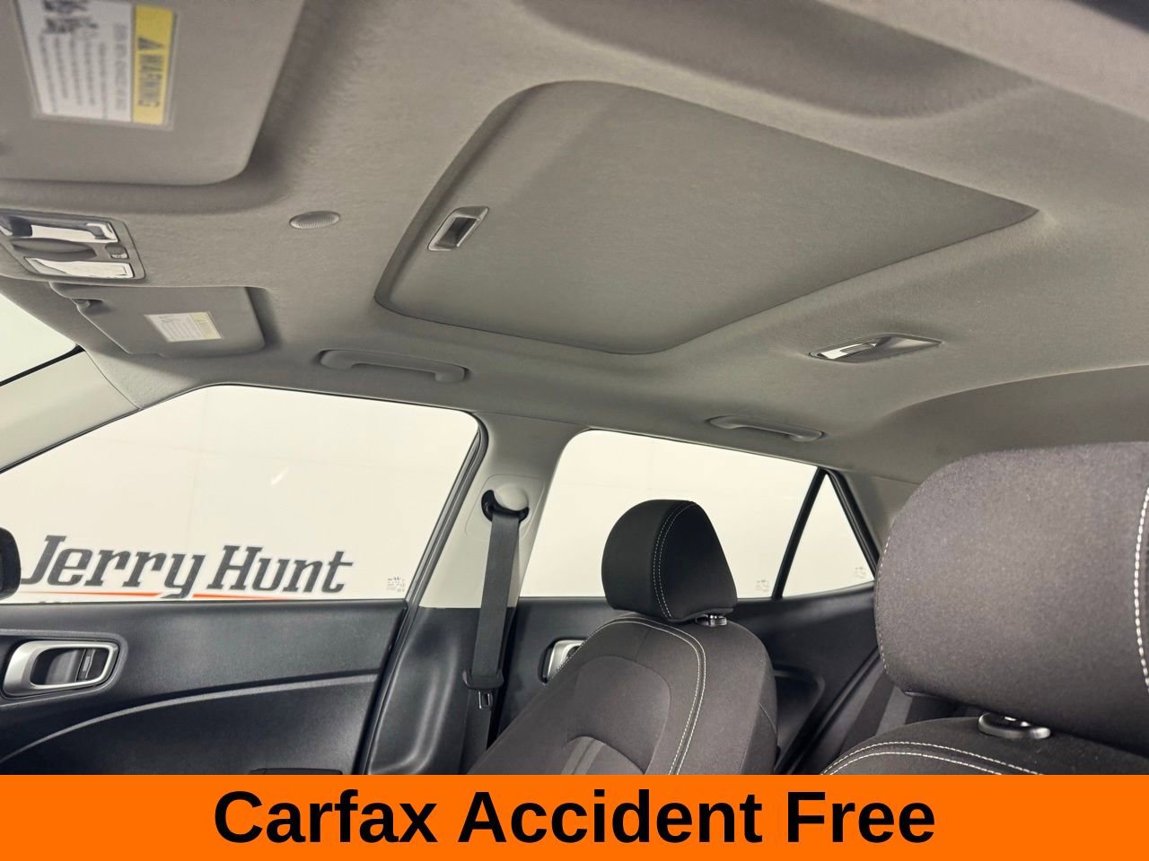 Used 2025 Hyundai Venue SEL image 3