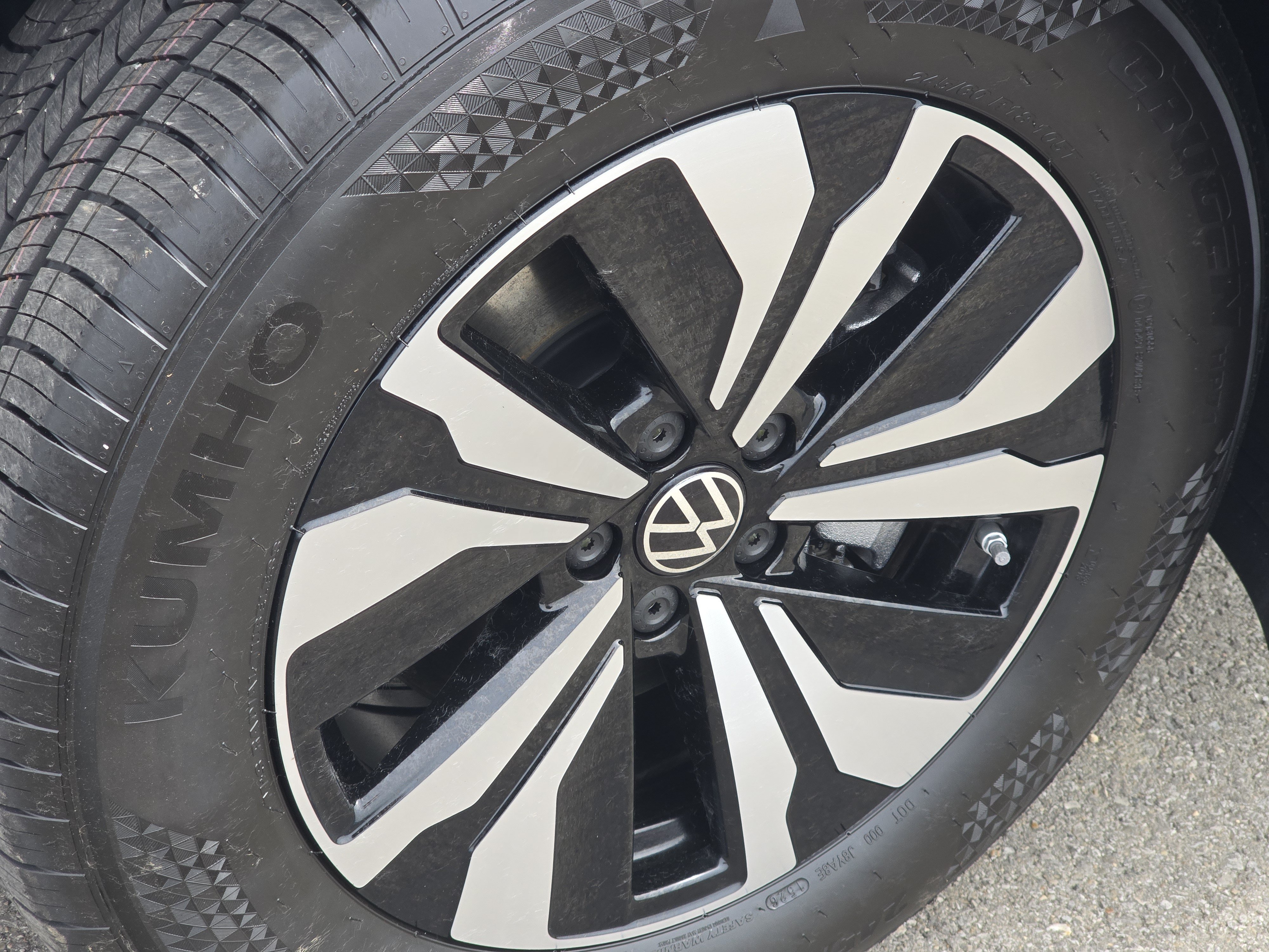 New 2026 Volkswagen Atlas Cross Sport SE AWD/4WD image 14
