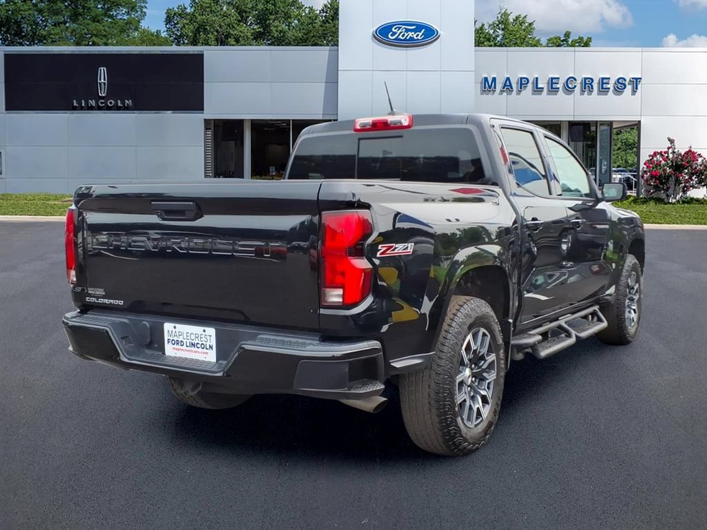 Used 2024 Chevrolet Colorado Z71 AWD/4WD image 4
