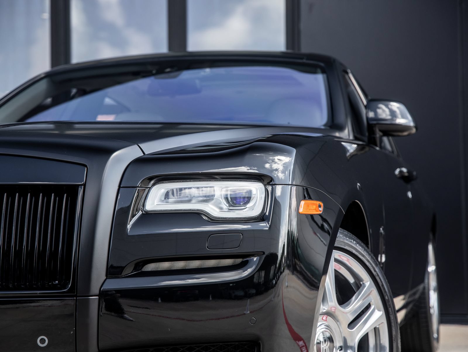 Used 2015 Rolls-Royce Ghost RWD image 16