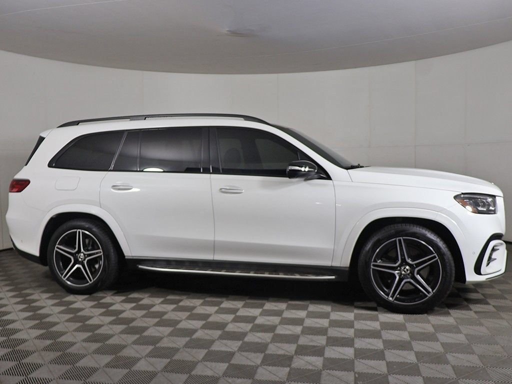 Used 2024 Mercedes-Benz GLS 450 4MATIC w/ AMG Line Exterior image 17