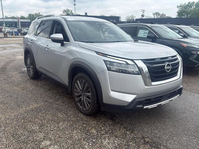 Certified 2023 Nissan Pathfinder SL w/ SL Premium Package AWD/4WD image 1