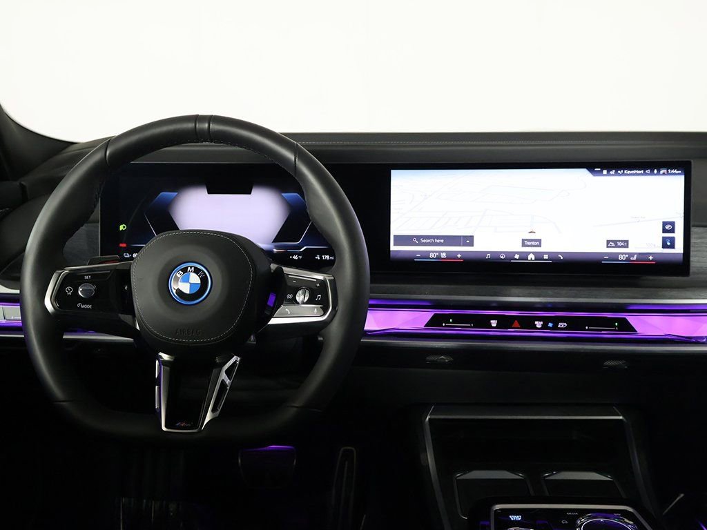 Used 2025 BMW i7 xDrive60 w/ Premium Package AWD/4WD image 35