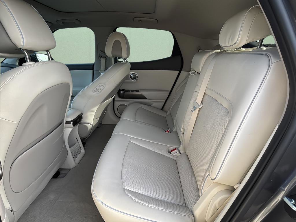 Certified 2023 Genesis GV60 Advanced image 21