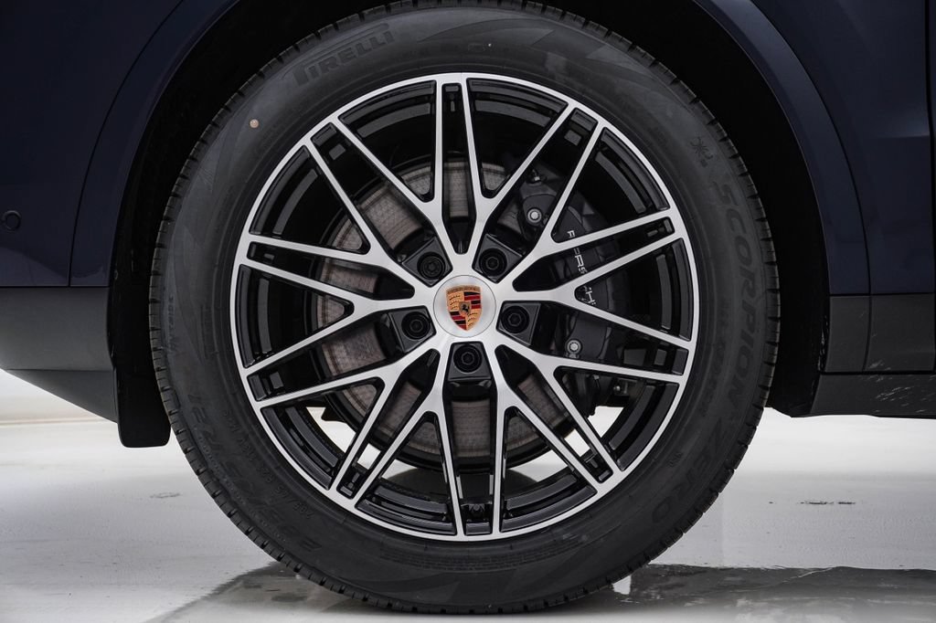 New 2026 Porsche Cayenne AWD/4WD image 13