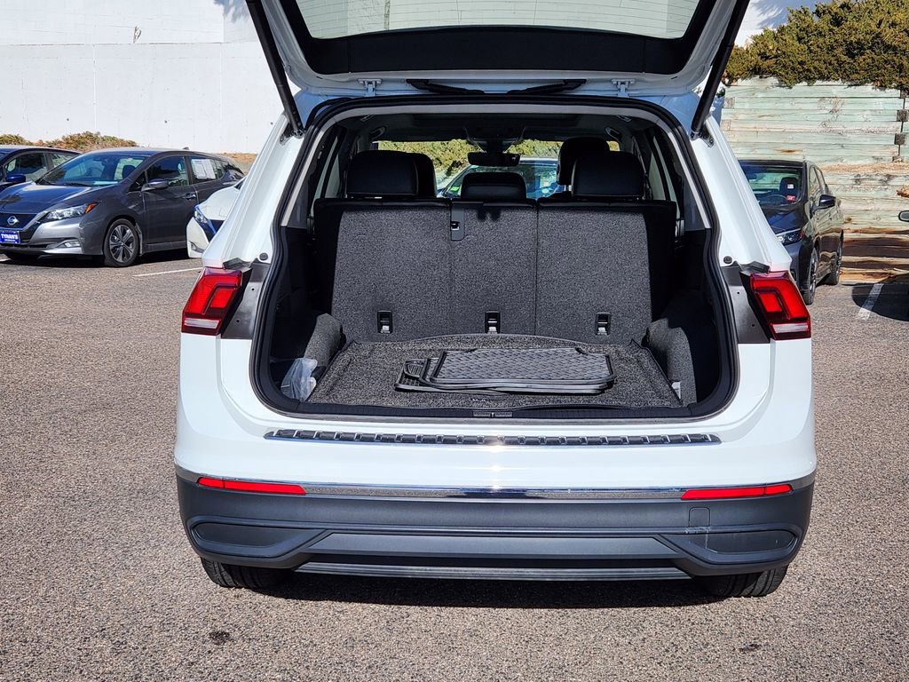 Certified 2024 Volkswagen Tiguan SE image 13