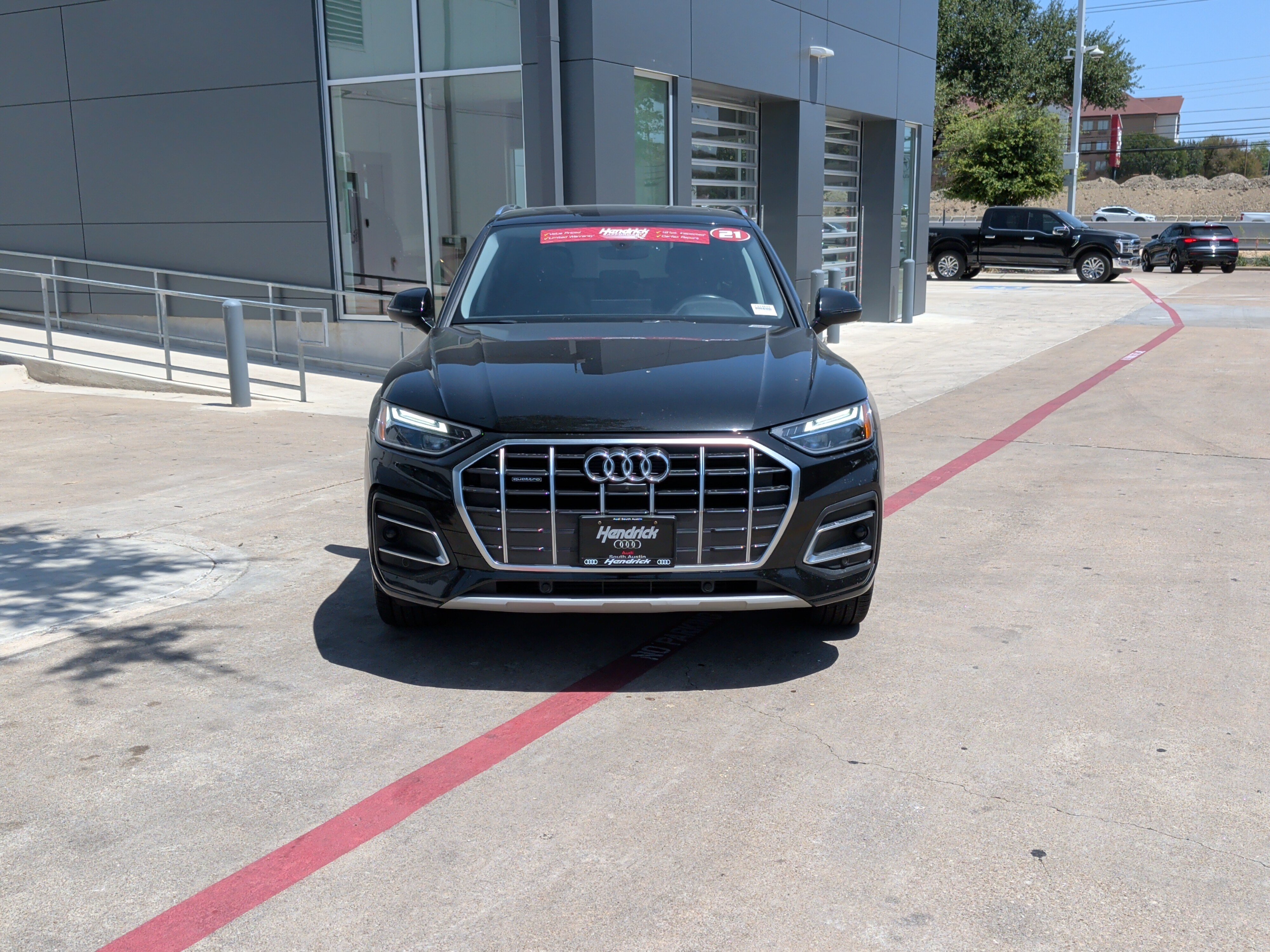 Used 2021 Audi Q5 2.0T Premium Plus w/ Premium Plus Package AWD/4WD image 3