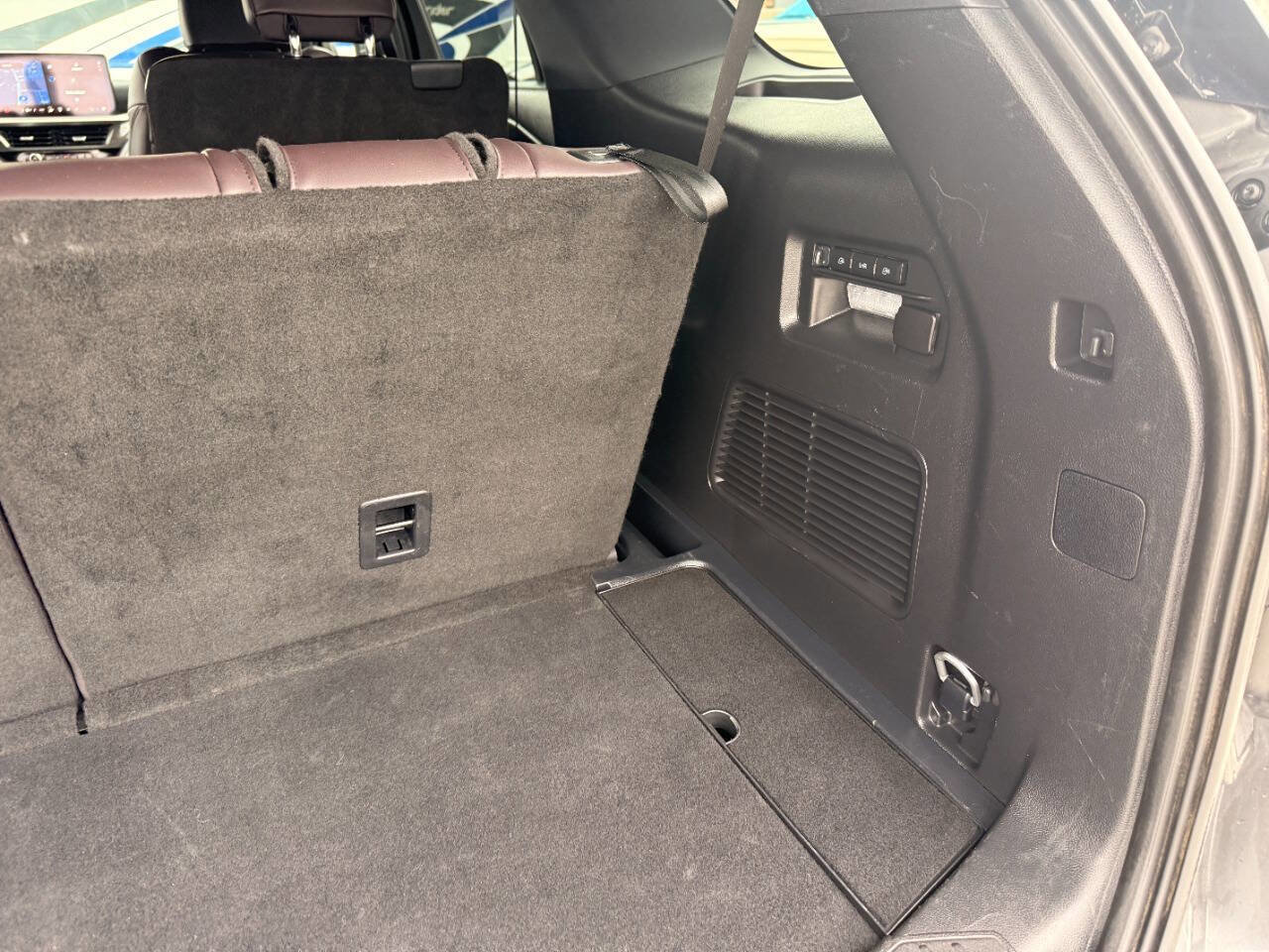 Used 2025 Ford Explorer Platinum w/ LUX Leather Package image 32