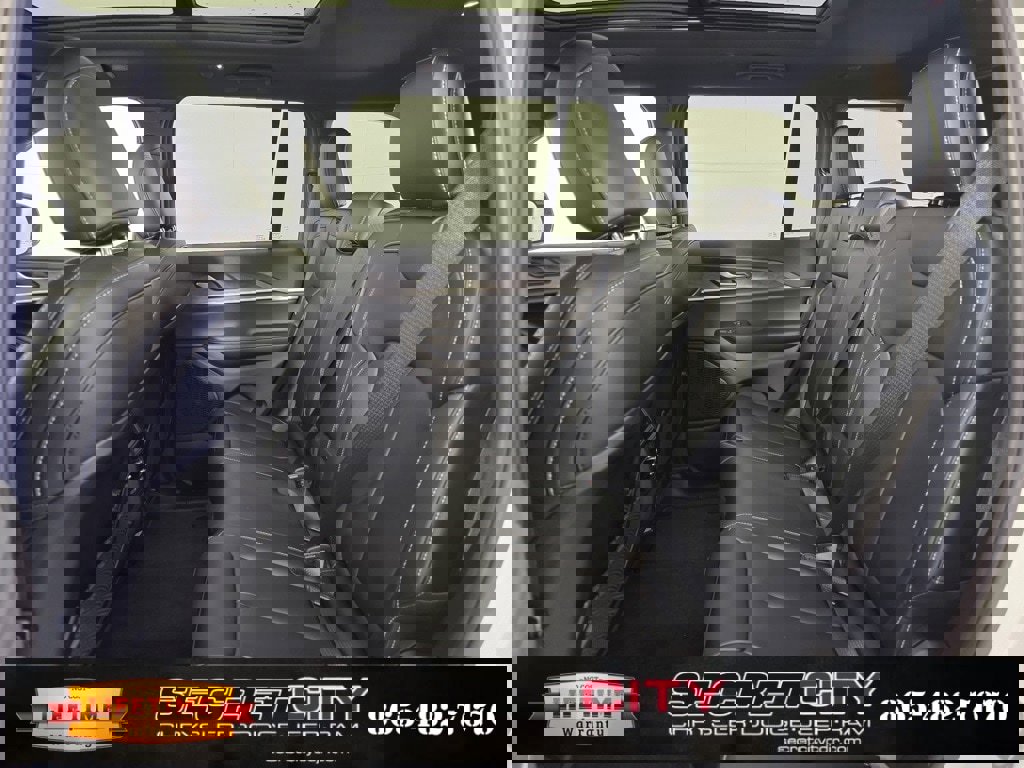 New 2025 Jeep Grand Cherokee Limited w/ Black Appearance Package image 29