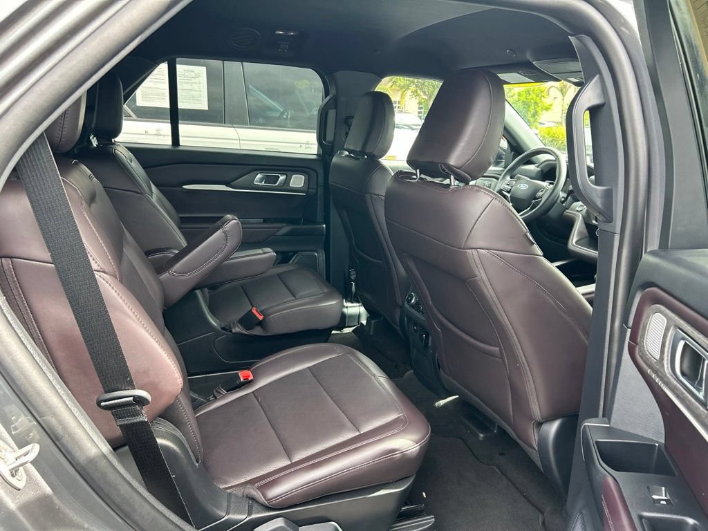 Used 2026 Ford Explorer Platinum RWD image 43