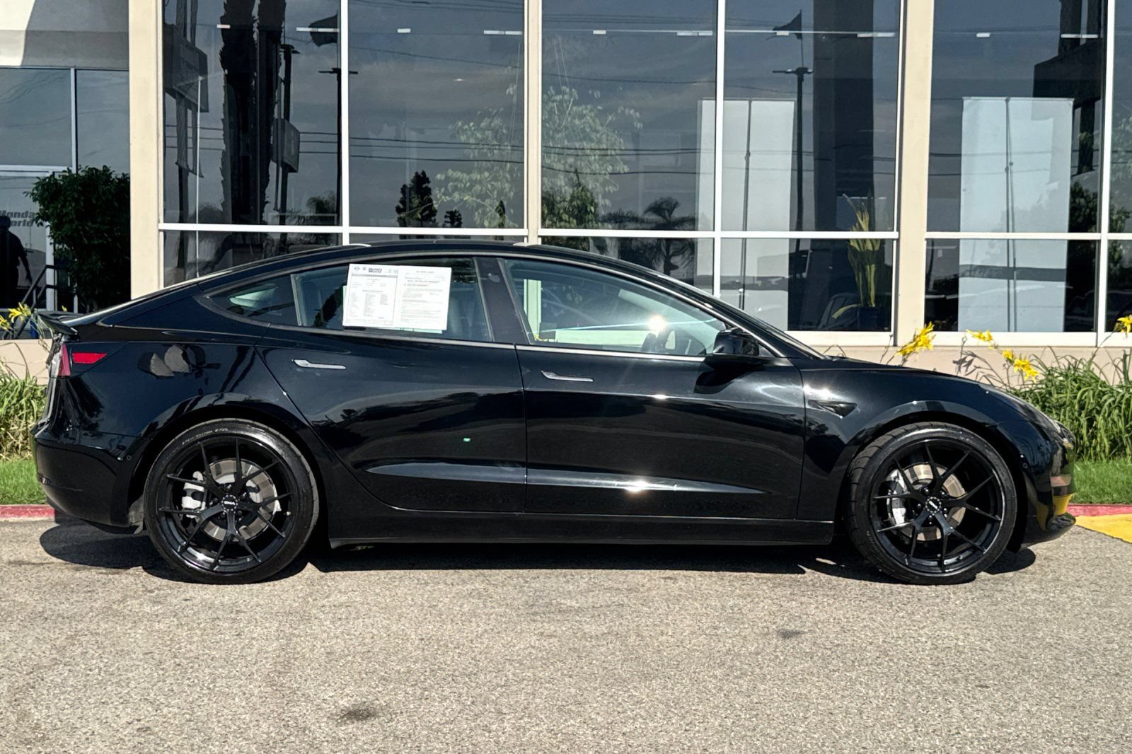 Used 2019 Tesla Model 3 Long Range AWD/4WD image 3
