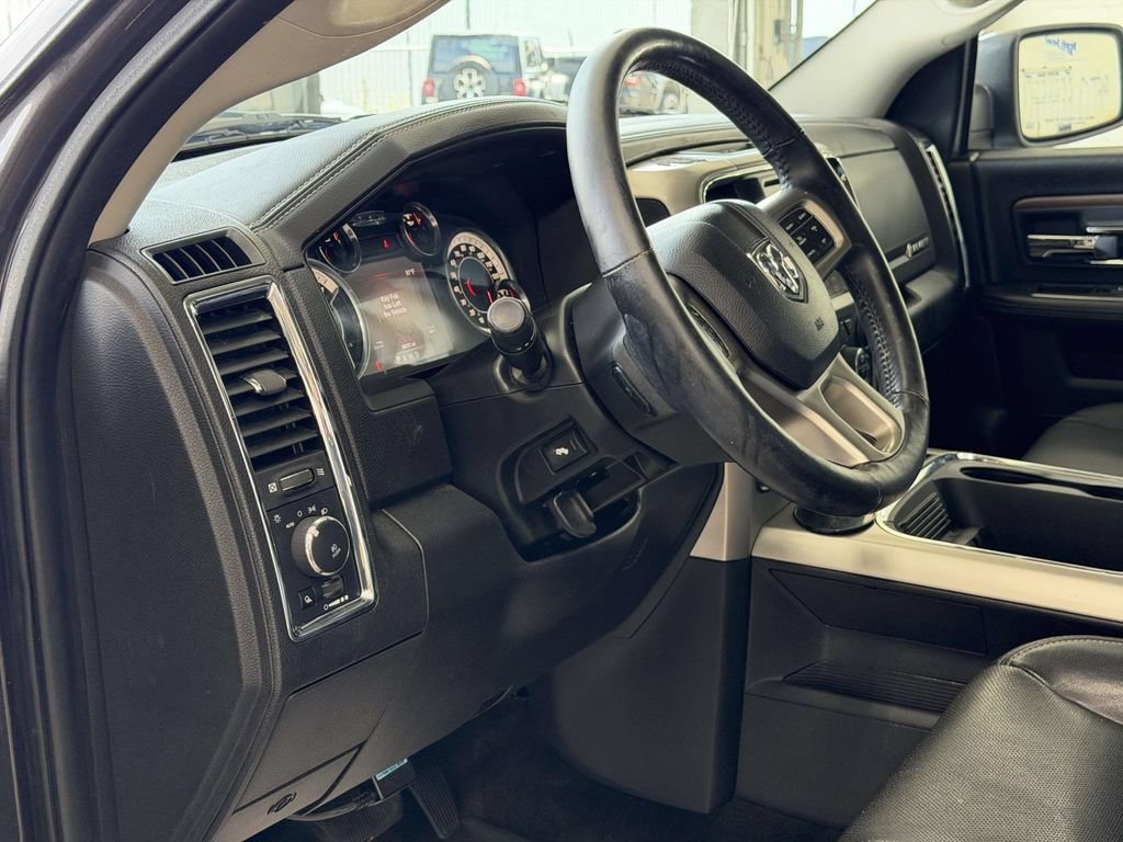 Used 2017 RAM 1500 Laramie AWD/4WD image 46