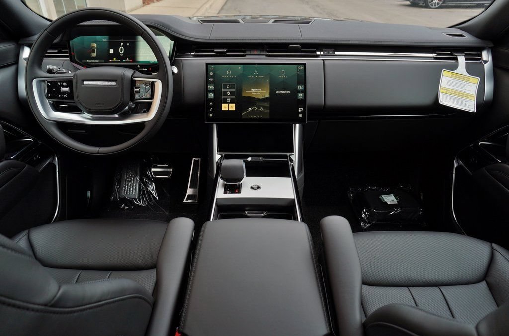 Used 2026 Land Rover Range Rover SE AWD/4WD image 10