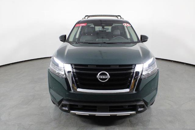 Certified 2024 Nissan Pathfinder SL w/ Cargo Package FWD image 13