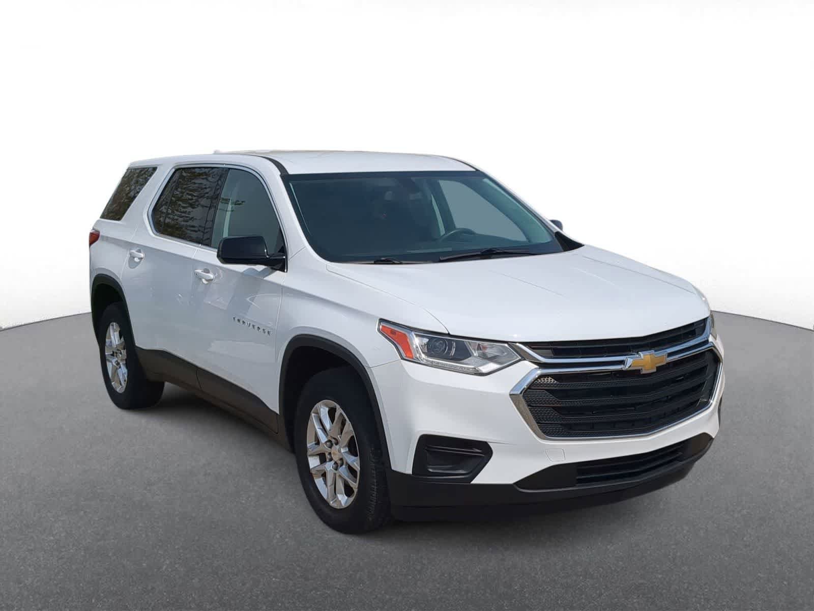 Used 2019 Chevrolet Traverse LS FWD image 2