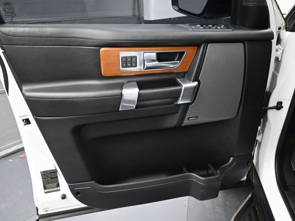 Used 2015 Land Rover LR4 HSE LUX image 11