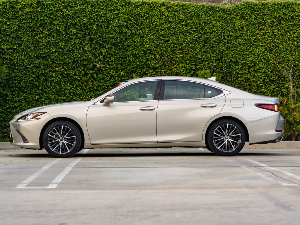 Certified 2025 Lexus ES 350 w/ Premium Package FWD image 8