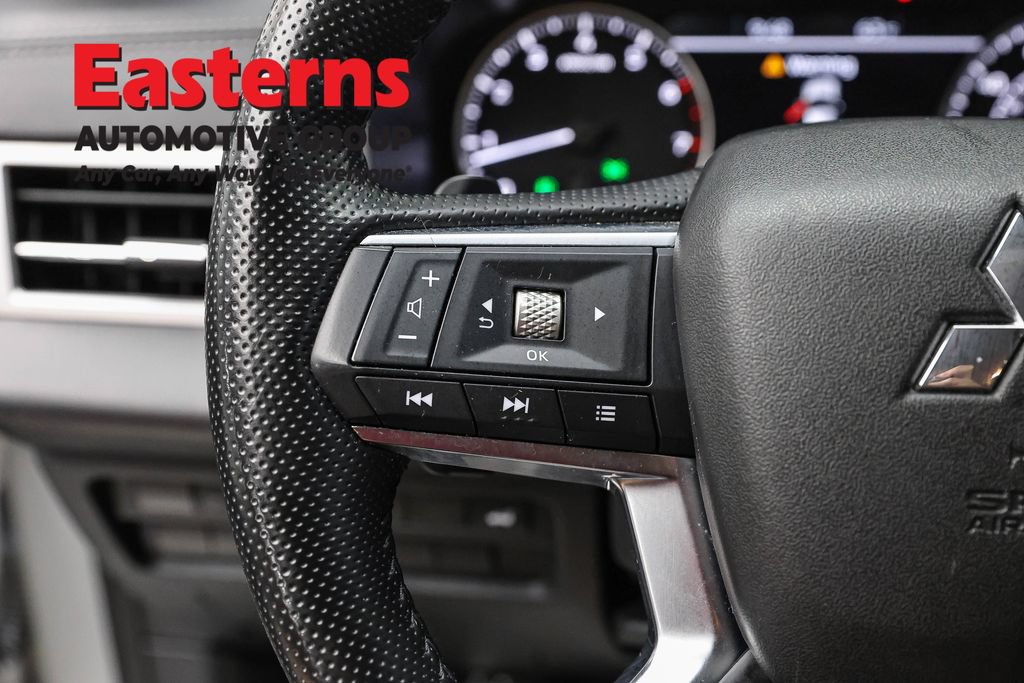 Used 2024 Mitsubishi Outlander SE FWD image 15
