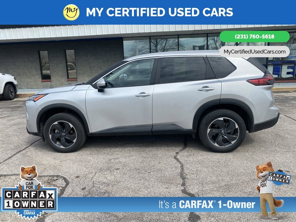 Used 2025 Nissan Rogue SV image 11