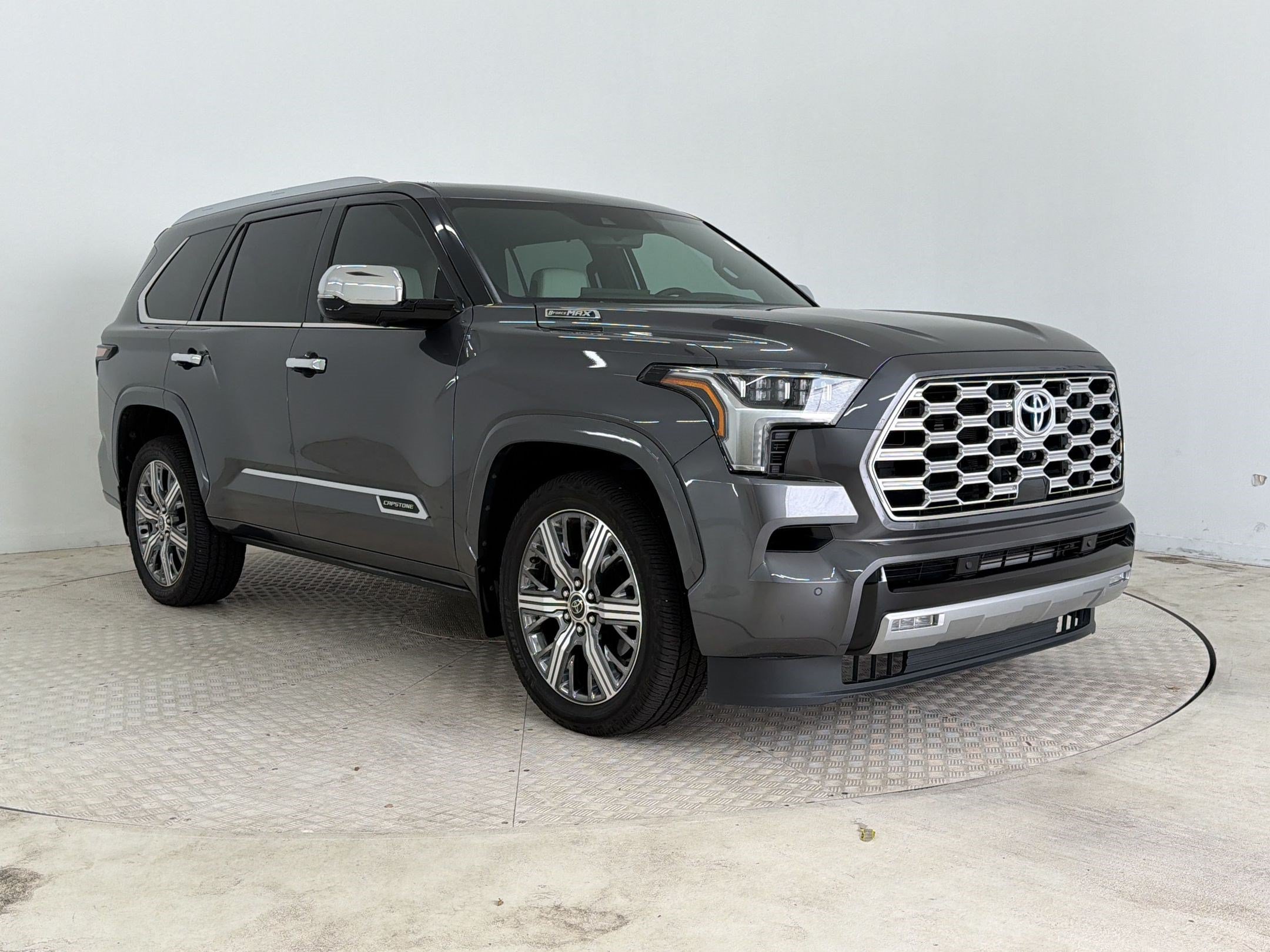 Used 2023 Toyota Sequoia Capstone AWD/4WD image 7