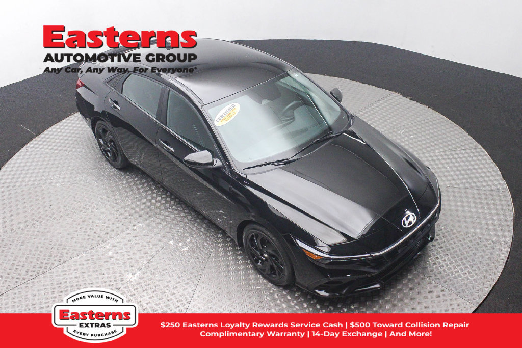 Used 2026 Hyundai Elantra Sport FWD image 4