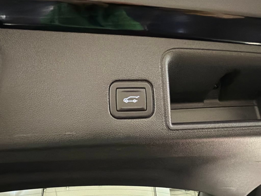Used 2022 GMC Terrain Denali w/ LPO, Floor Liner Package AWD/4WD image 38