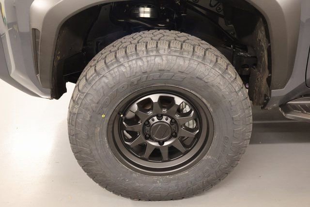 Certified 2025 Toyota 4Runner TRD Off-Road Premium AWD/4WD image 8