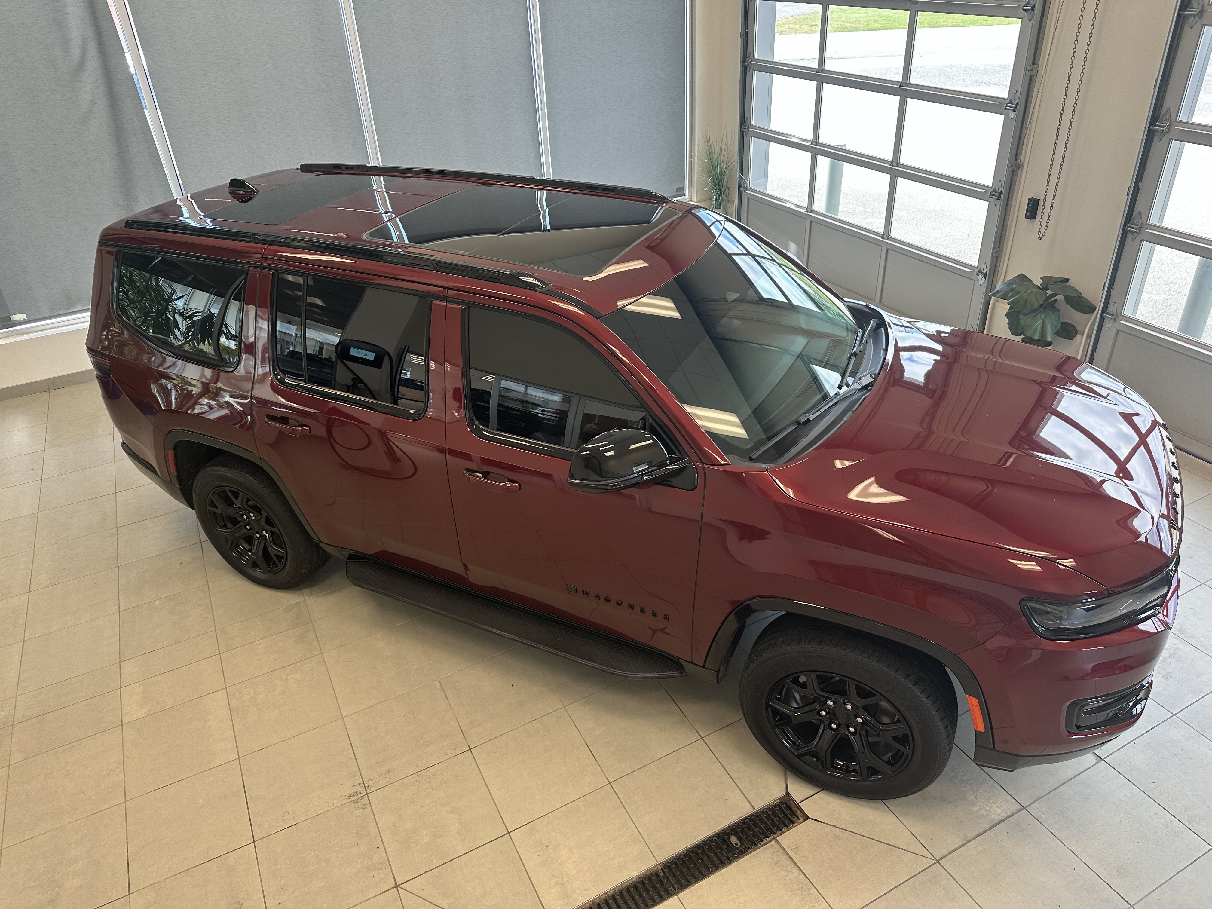 Used 2024 Jeep Wagoneer Series II AWD/4WD image 9