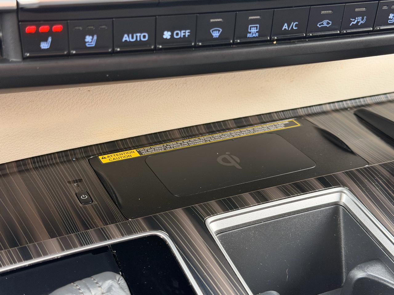 Used 2022 Toyota Sienna Platinum image 45