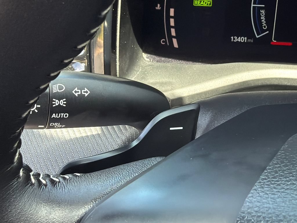 Used 2025 Toyota Camry SE w/ Convenience Package FWD image 32