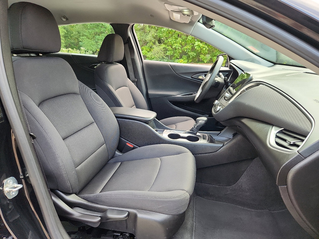 Used 2023 Chevrolet Malibu LS image 12